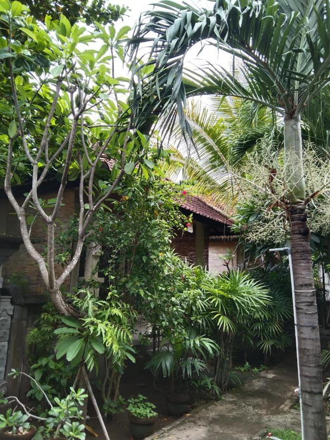 Pondok Aldi Hostel Amed Exterior foto