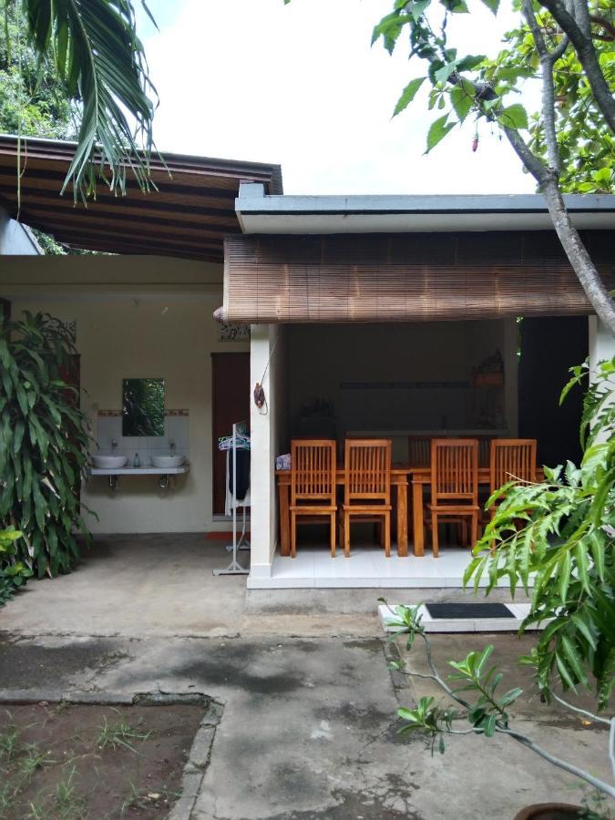 Pondok Aldi Hostel Amed Exterior foto