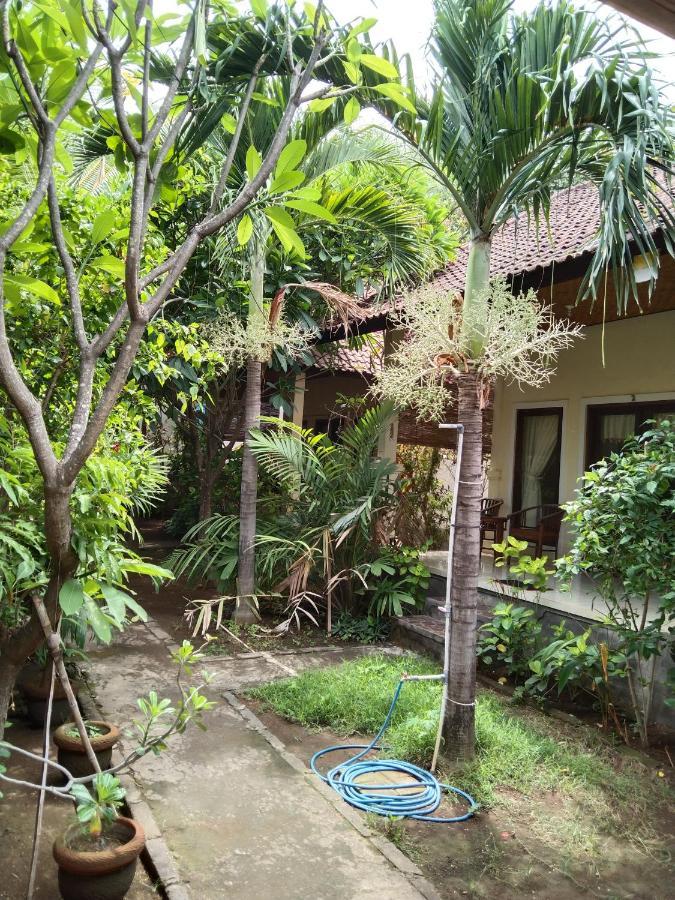 Pondok Aldi Hostel Amed Exterior foto