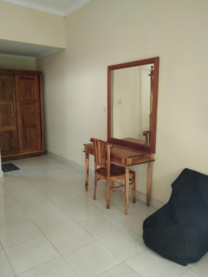 Pondok Aldi Hostel Amed Exterior foto