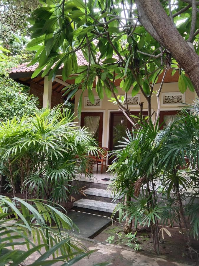 Pondok Aldi Hostel Amed Exterior foto