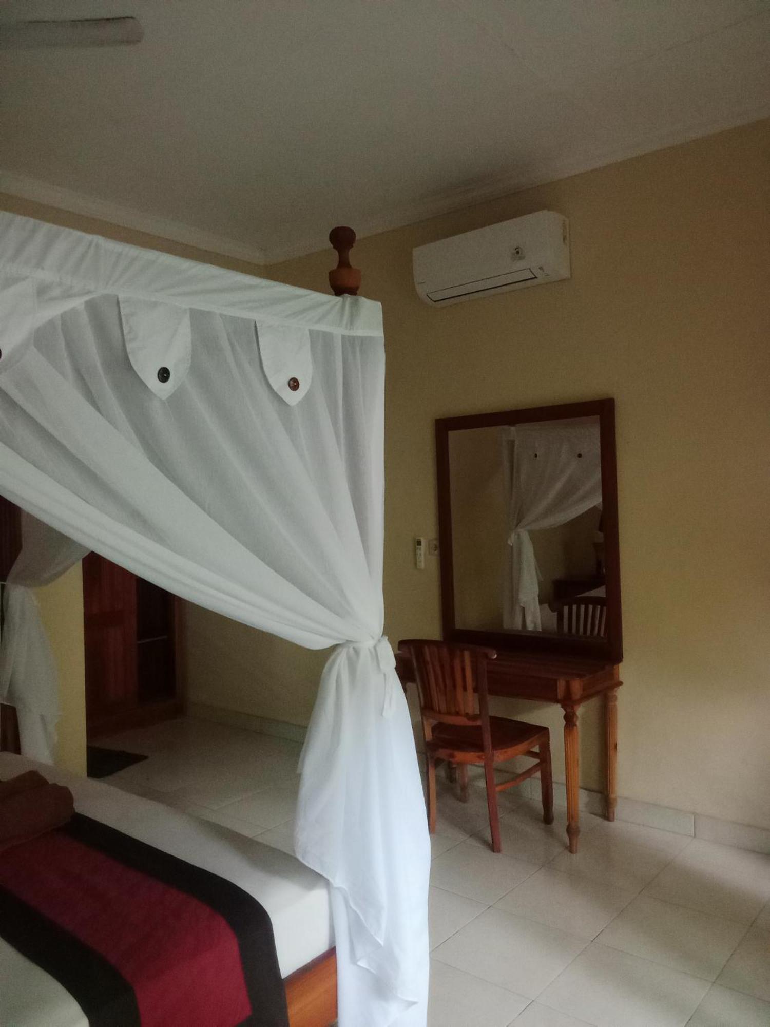 Pondok Aldi Hostel Amed Exterior foto