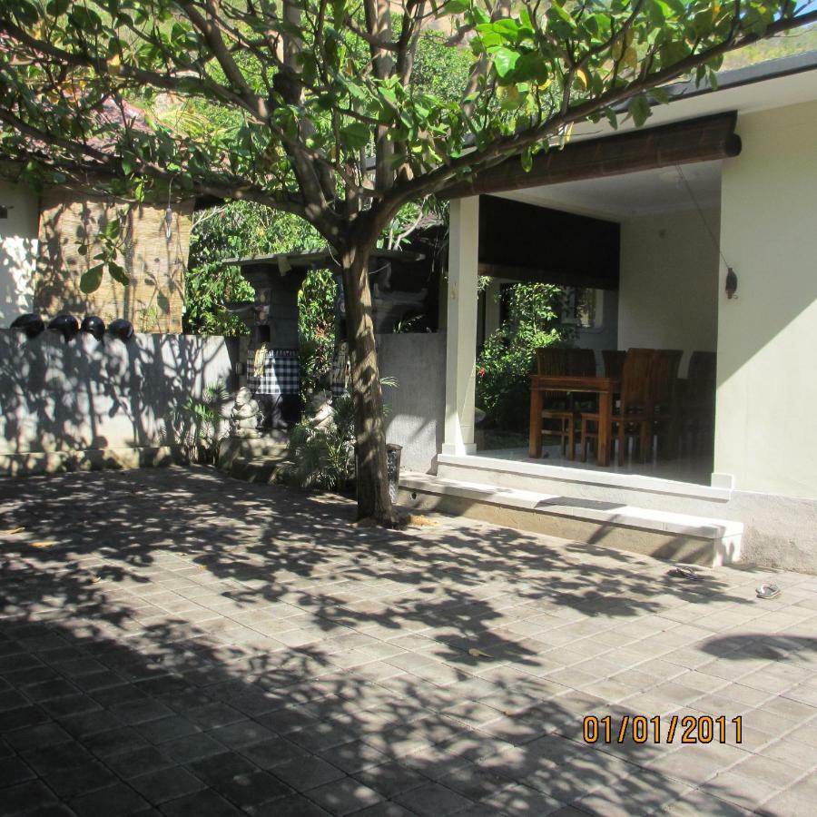 Pondok Aldi Hostel Amed Exterior foto