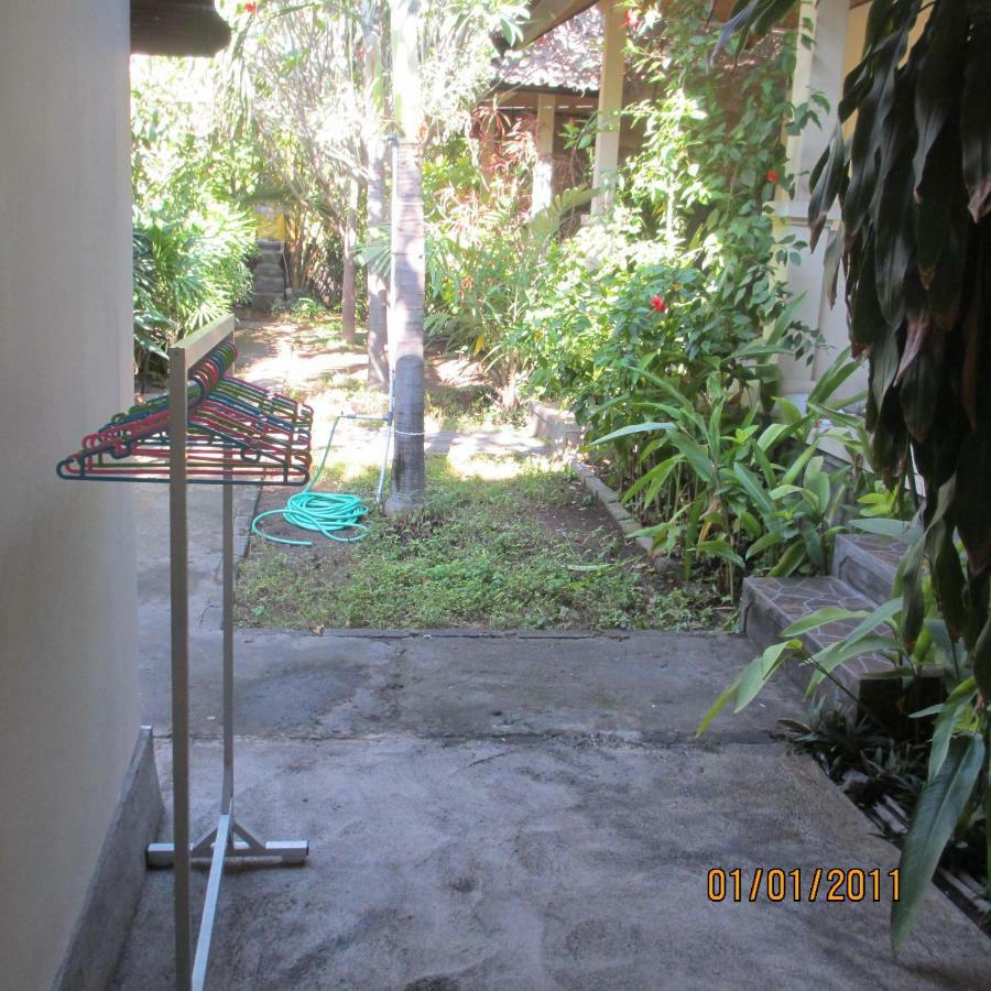 Pondok Aldi Hostel Amed Exterior foto